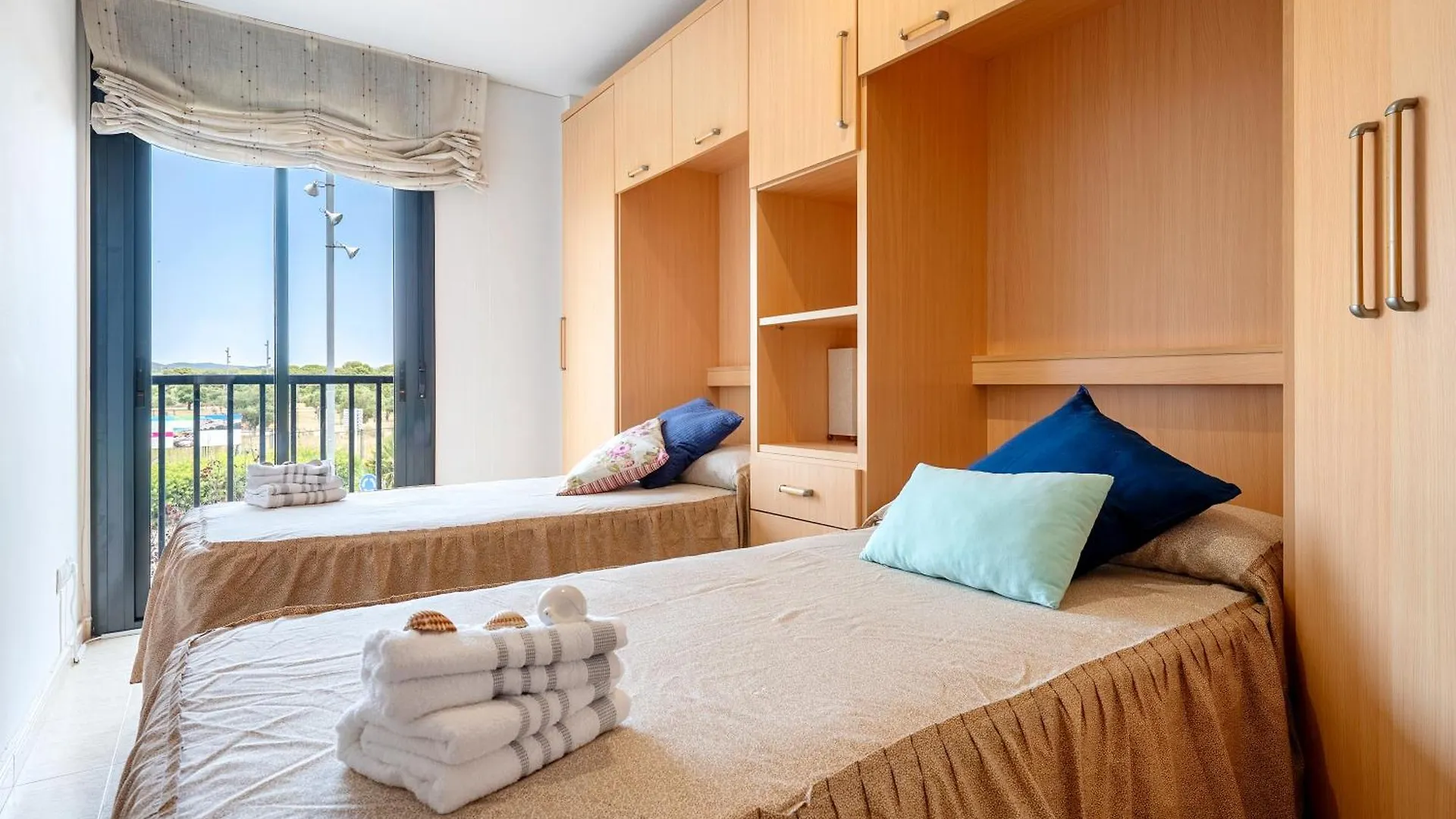 Atica Blue Sea Apartment Cubelles 0*,